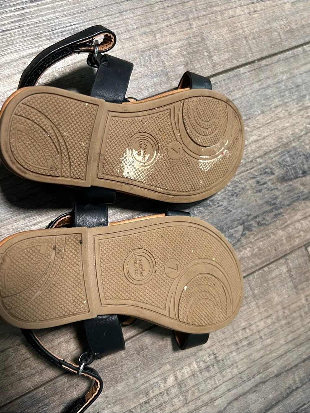 Wonder Nation Black and Tan Kids Sandals Girls Size 7